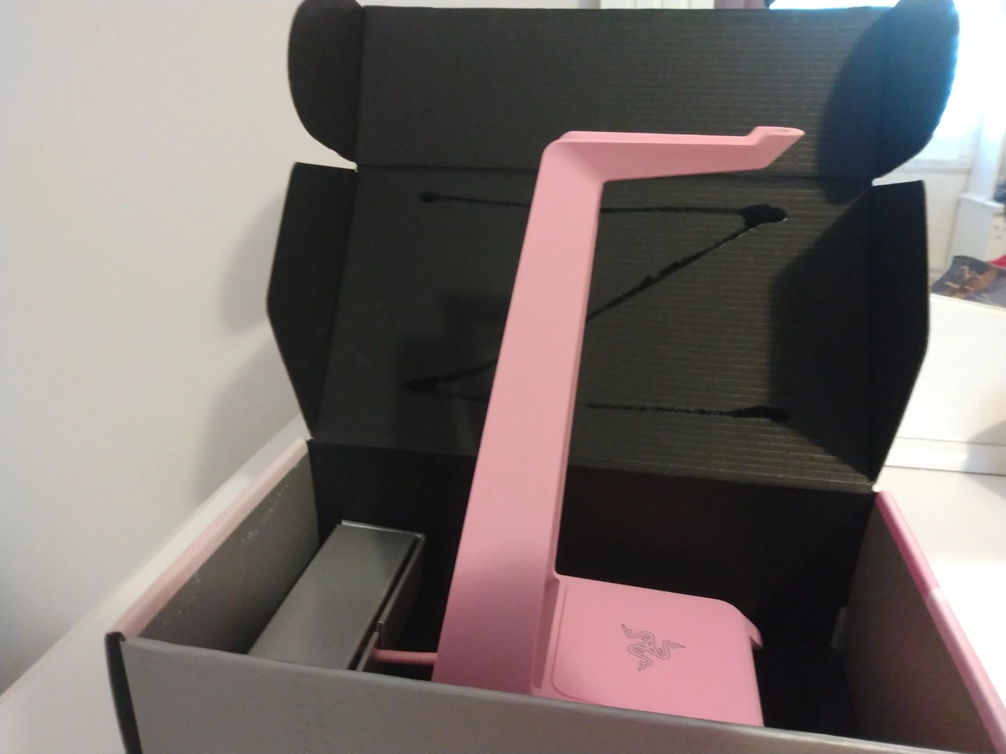 New Razer Chroma Headphone Stand - Quartz Pink - photo 2