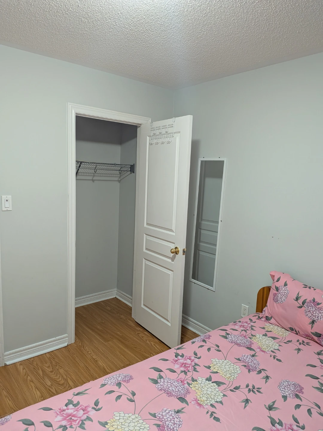Private room for rent Females only - photo 3