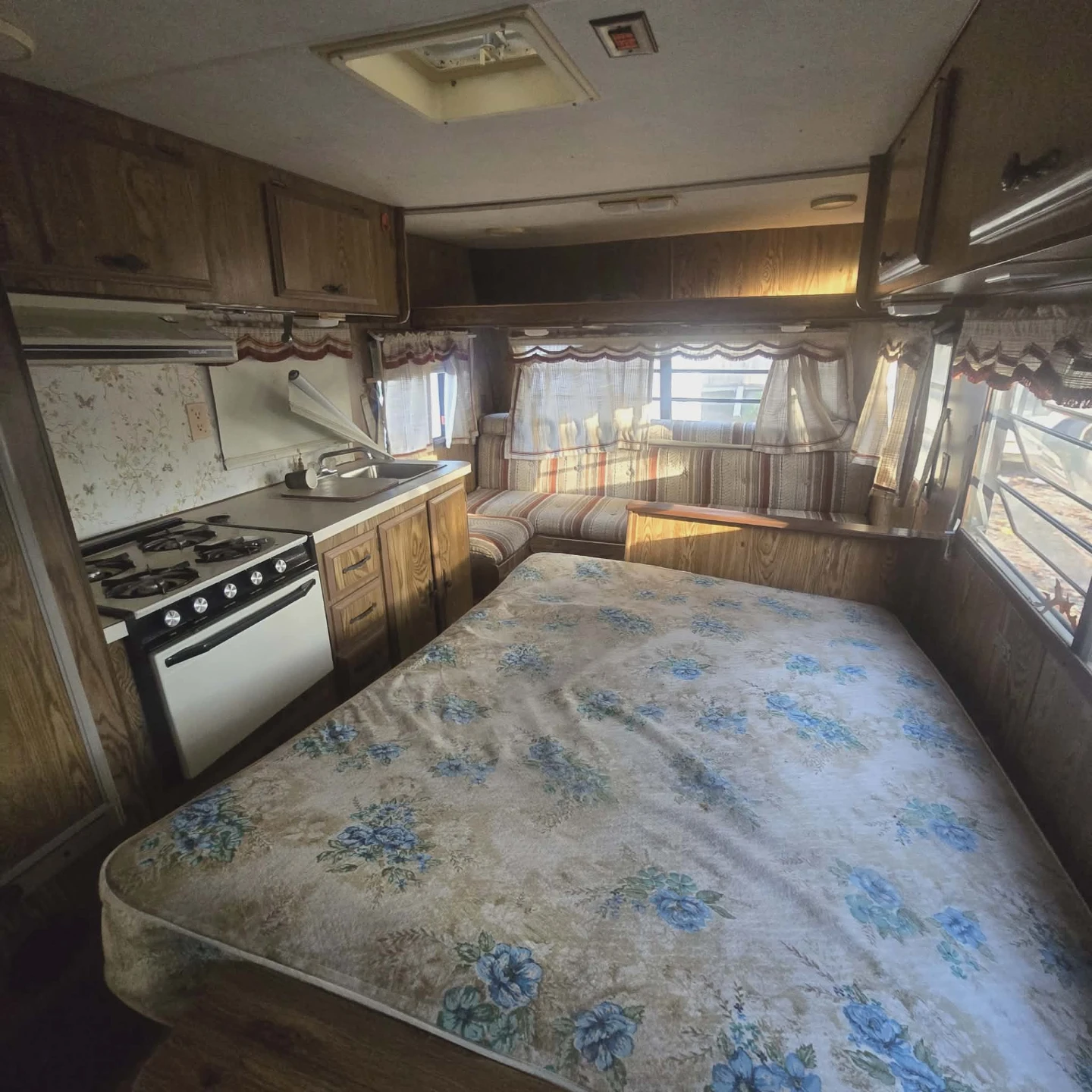 Coachmen Vintage Travel Trailer - photo 5