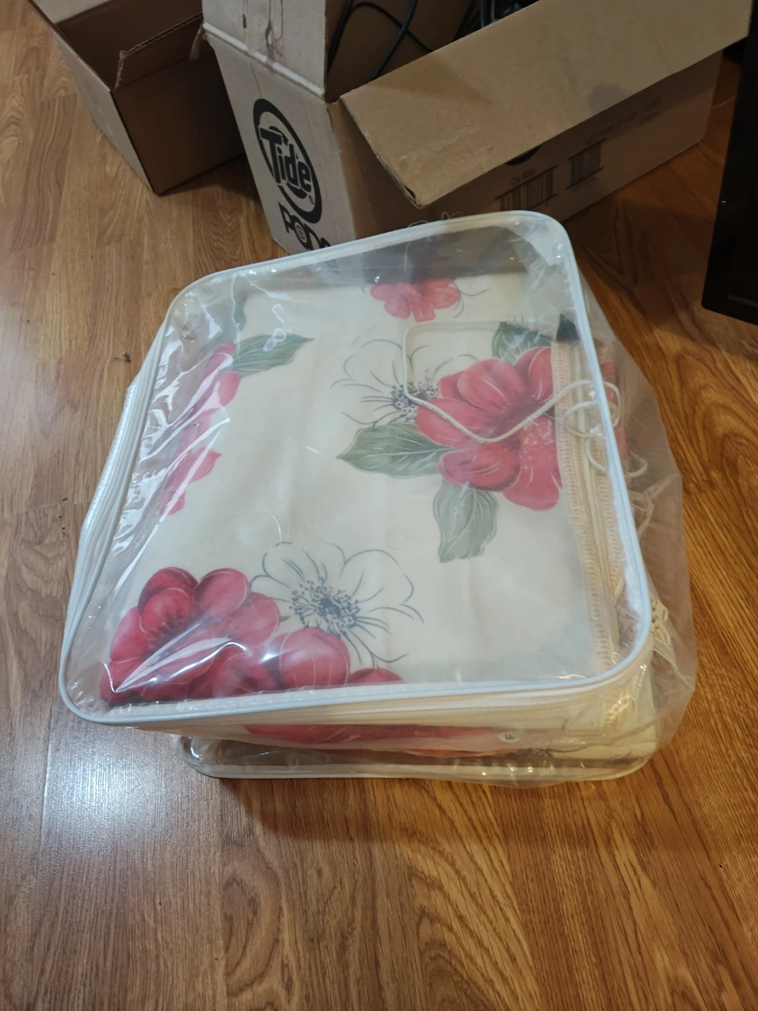Asus 24" Monitor with Floral Sheet Set - photo 2