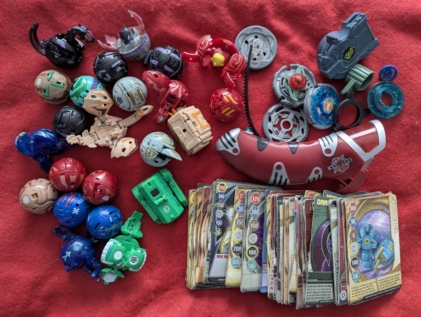 Bakugan Lot - Figures, Cards & Launcher