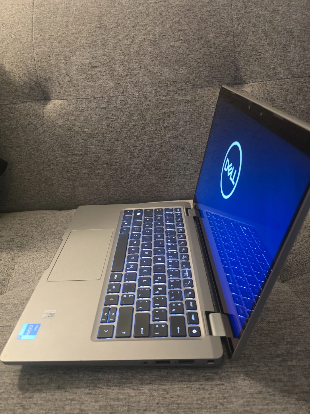 Dell Latitude 5320 2in1 touchscreen - 8Gb Ram - Win 11 - 256Gb
