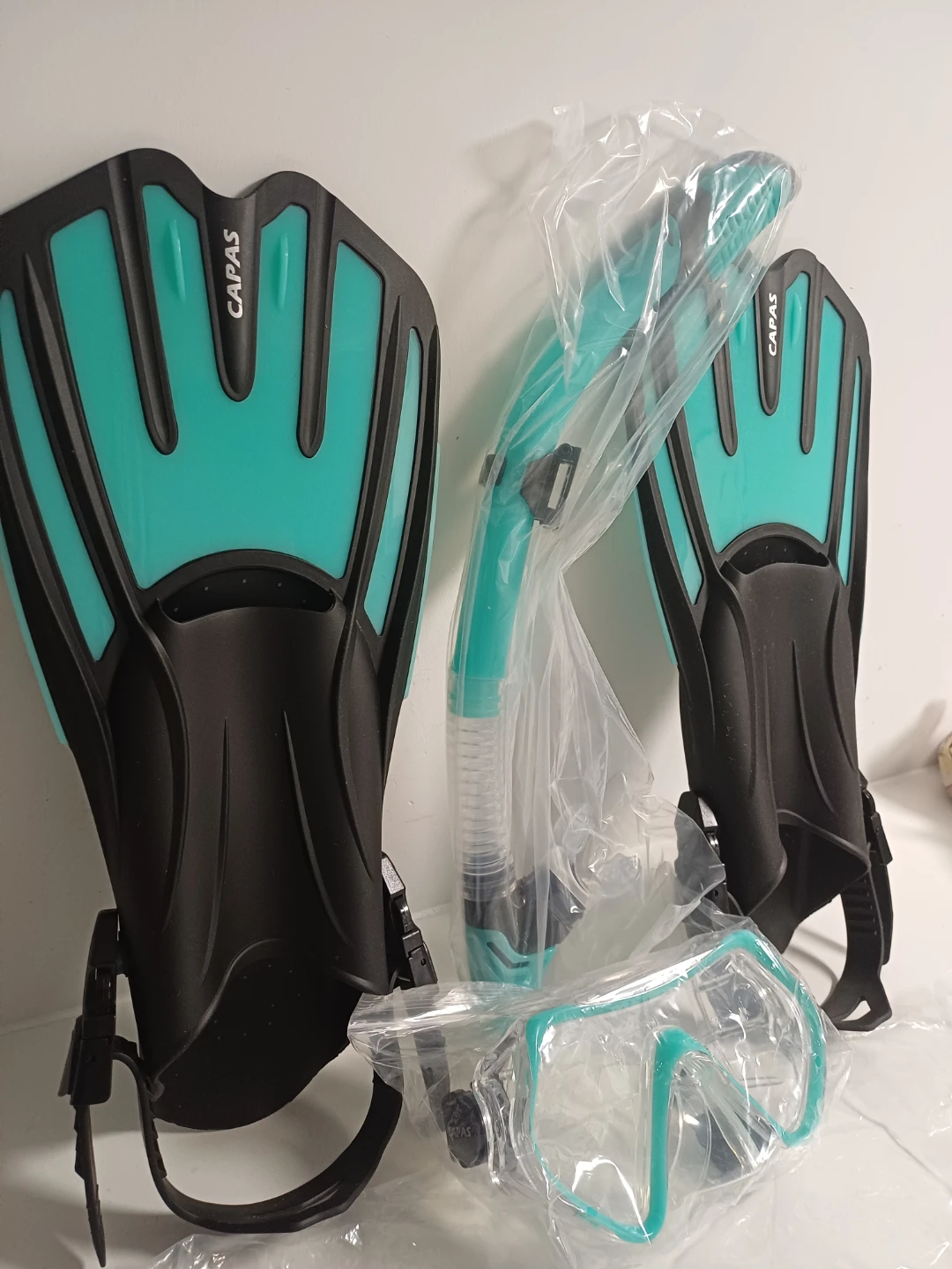 CAPAS Snorkel Set - Fins, Mask, Snorkel - S/M