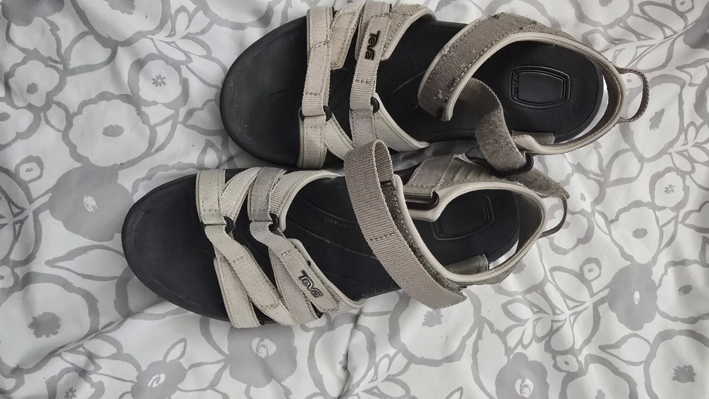 Teva Sandals, Size 8 - photo 2