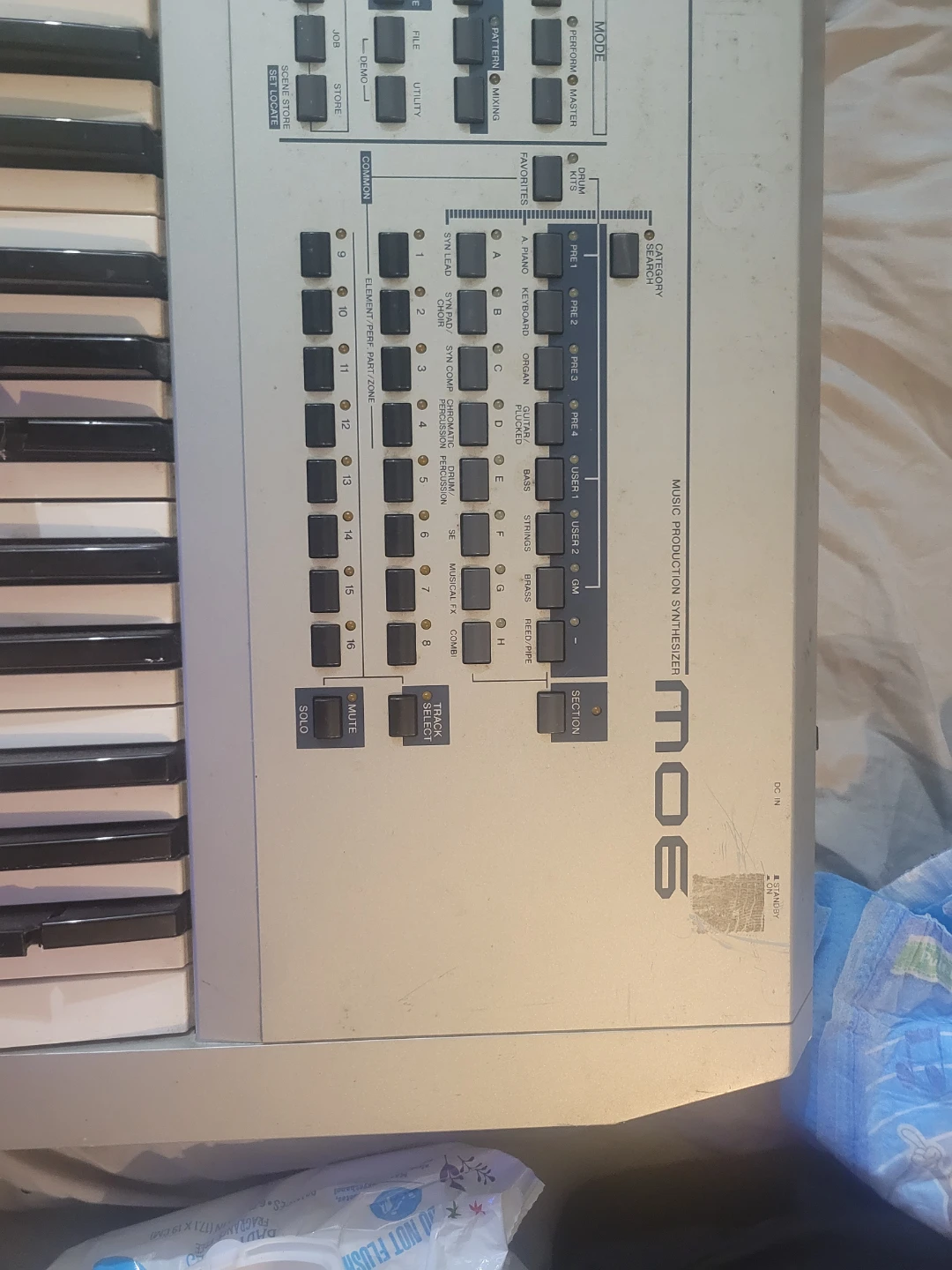 Yamaha MO6 Music Production Synthesizer - photo 2