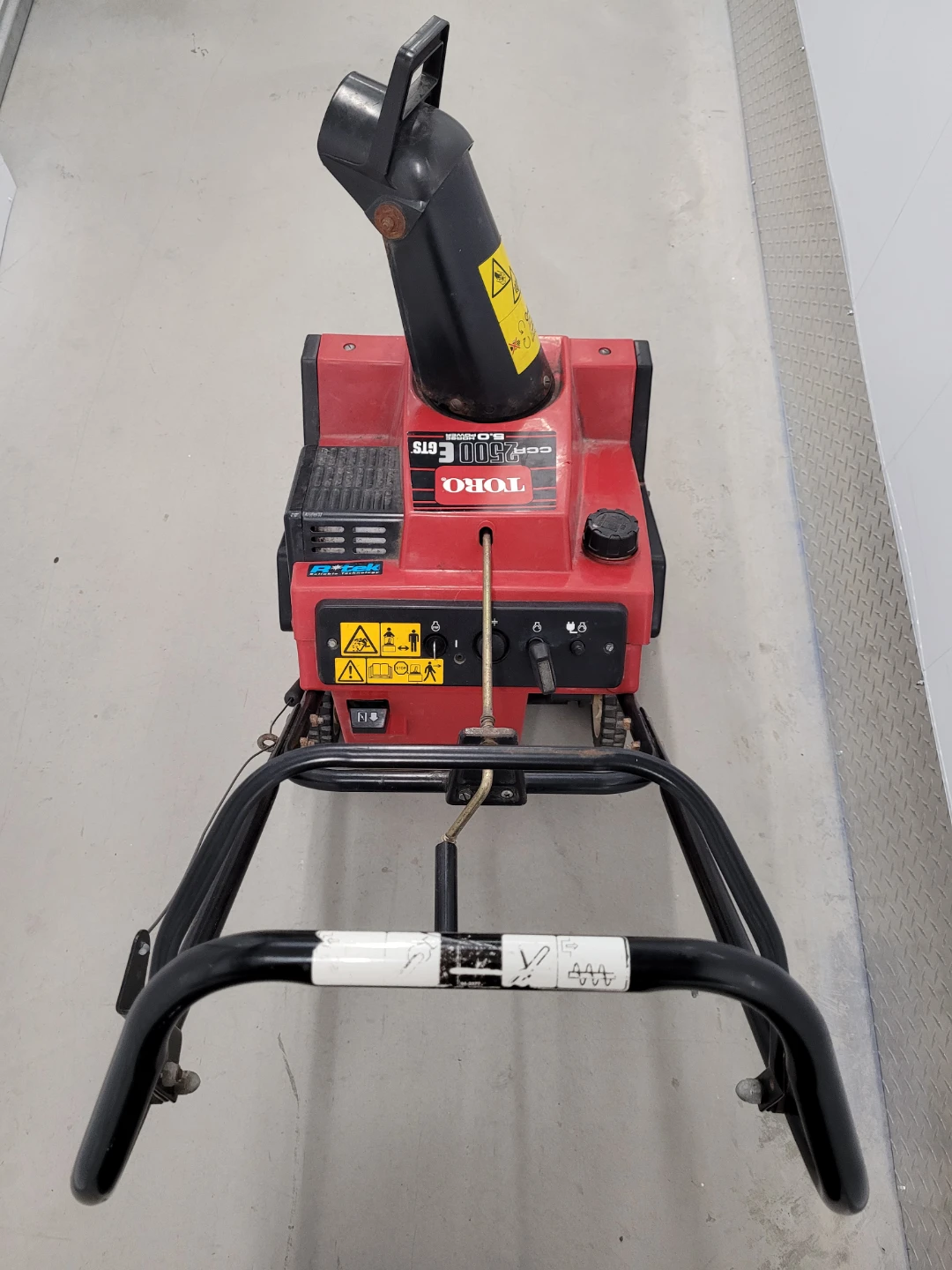Toro CCR 2500 E GTS Snow Blower - photo 4