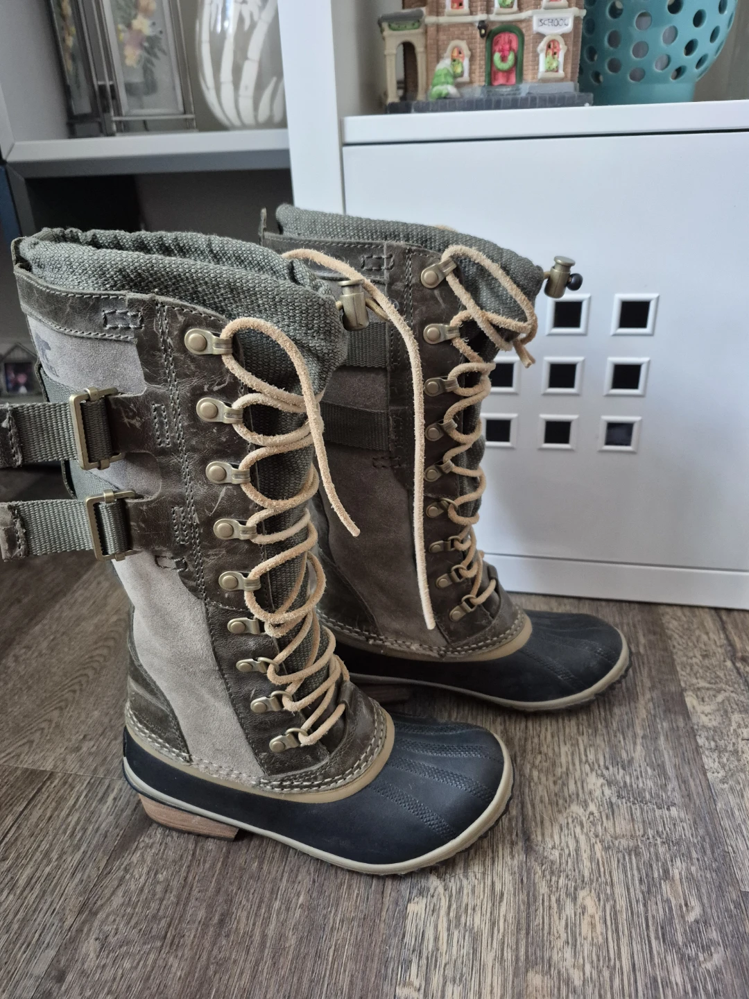 Sorel Women's Vintage Conquest Carly Boot Size 5.5
