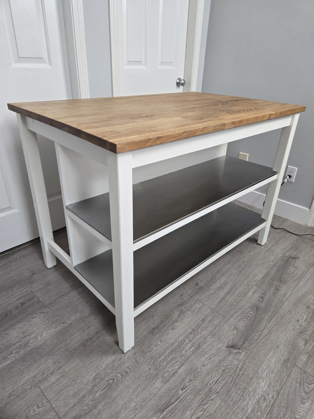 Newly refinished kitchen island w butcher block 2 stools