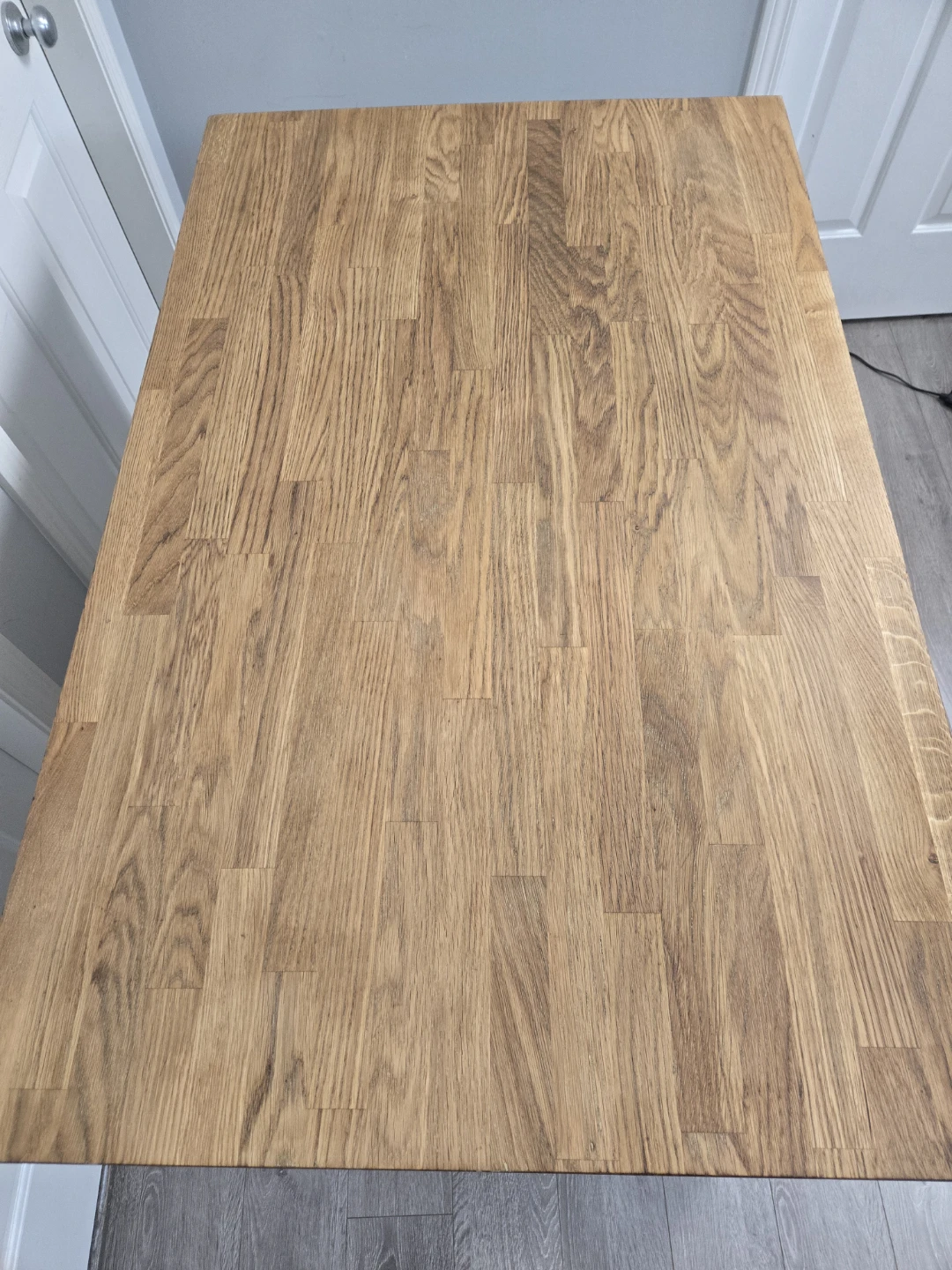 Newly refinished kitchen island w butcher block 2 stools - photo 4