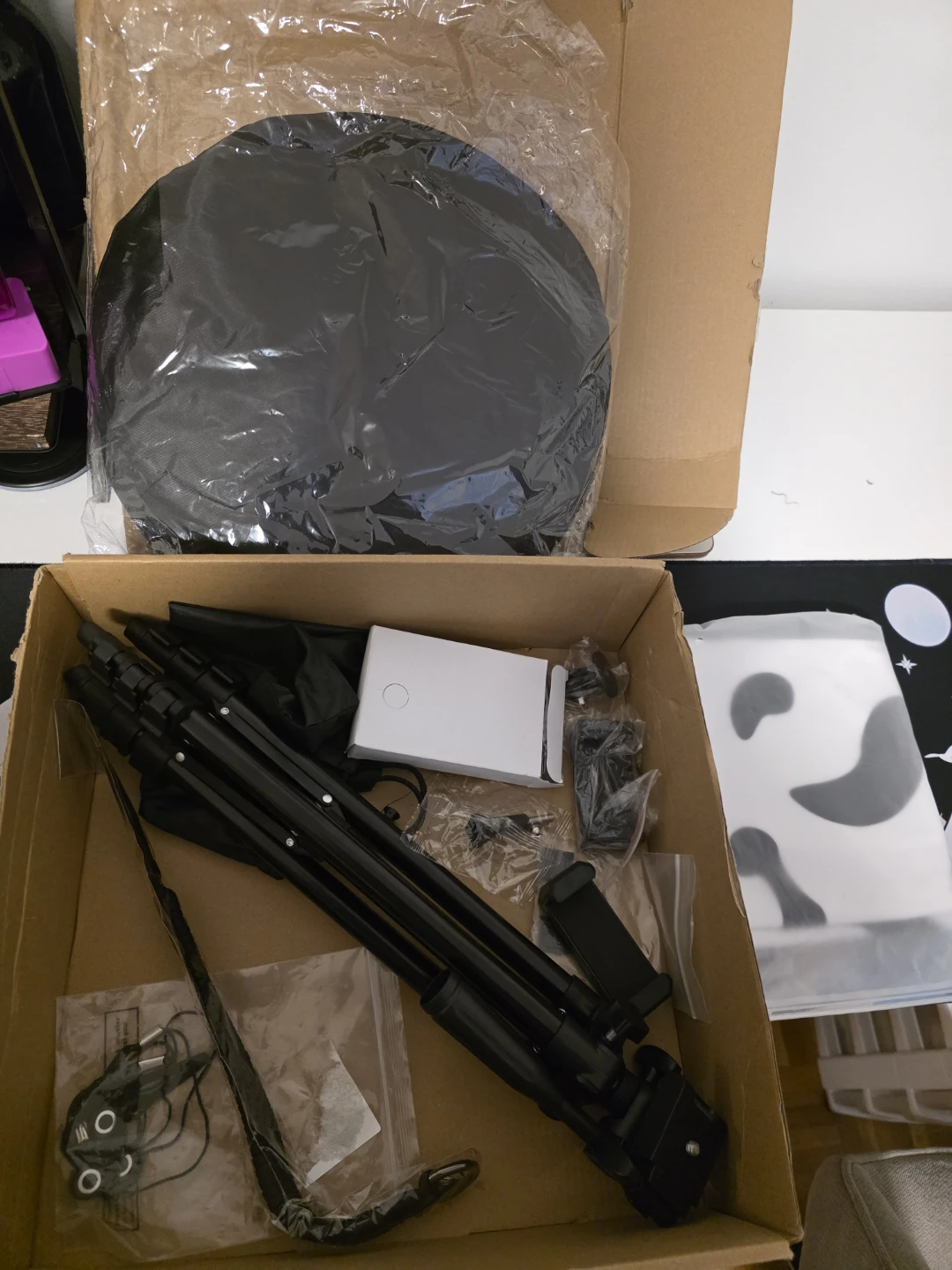 Camera Tripod with Accessories - photo 4