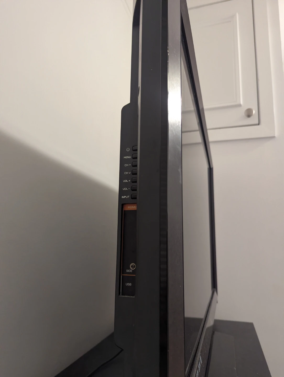 VIZIO43-inch HD TV - photo 2