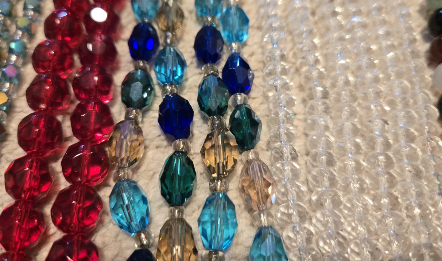 Lot of Assorted Bead Strands (Lot V) - photo 3