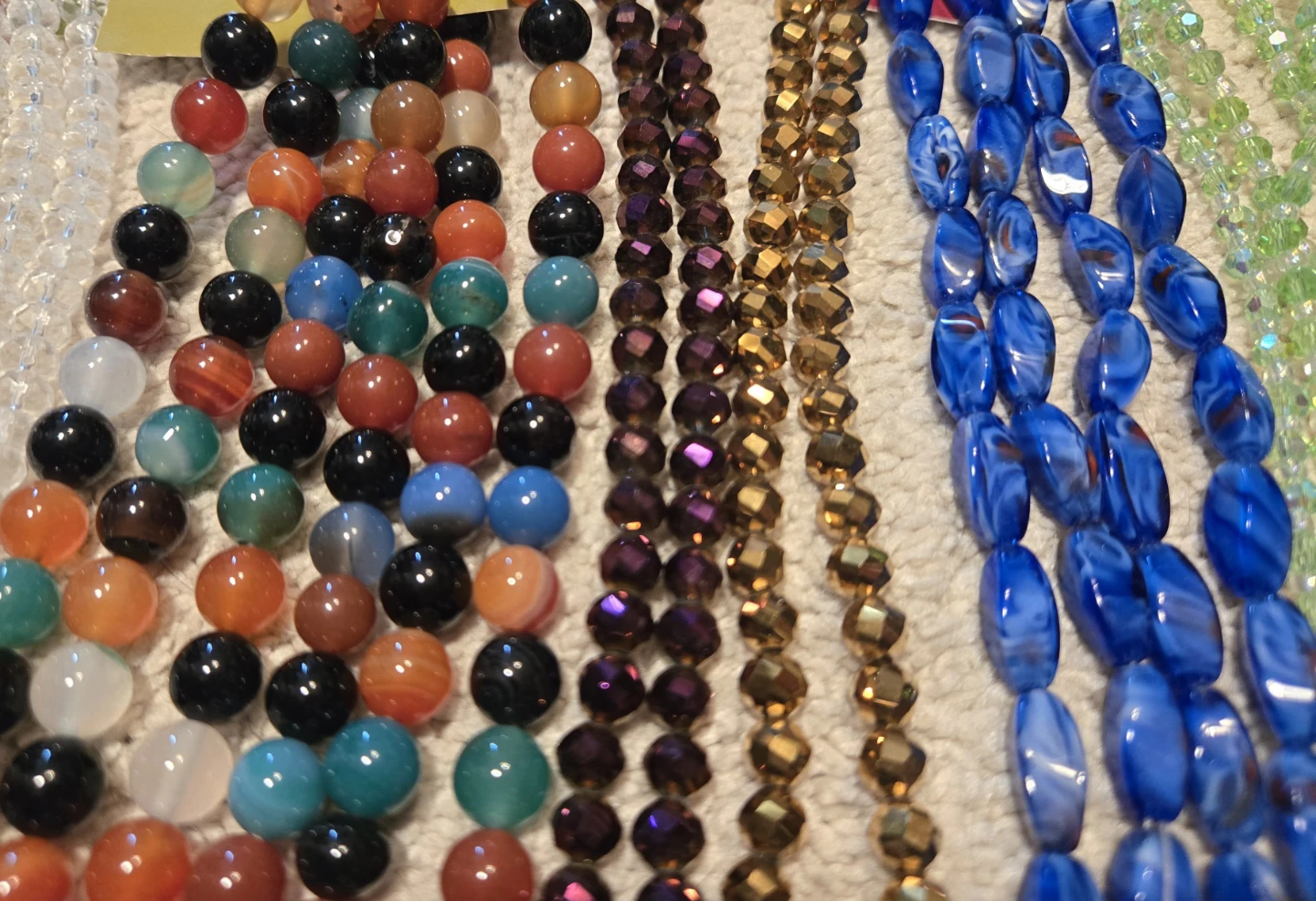 Lot of Assorted Bead Strands (Lot V) - photo 4