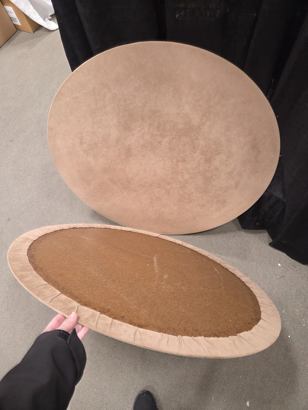 Rounds with soft velvelt like suede fabric over it. - photo 4