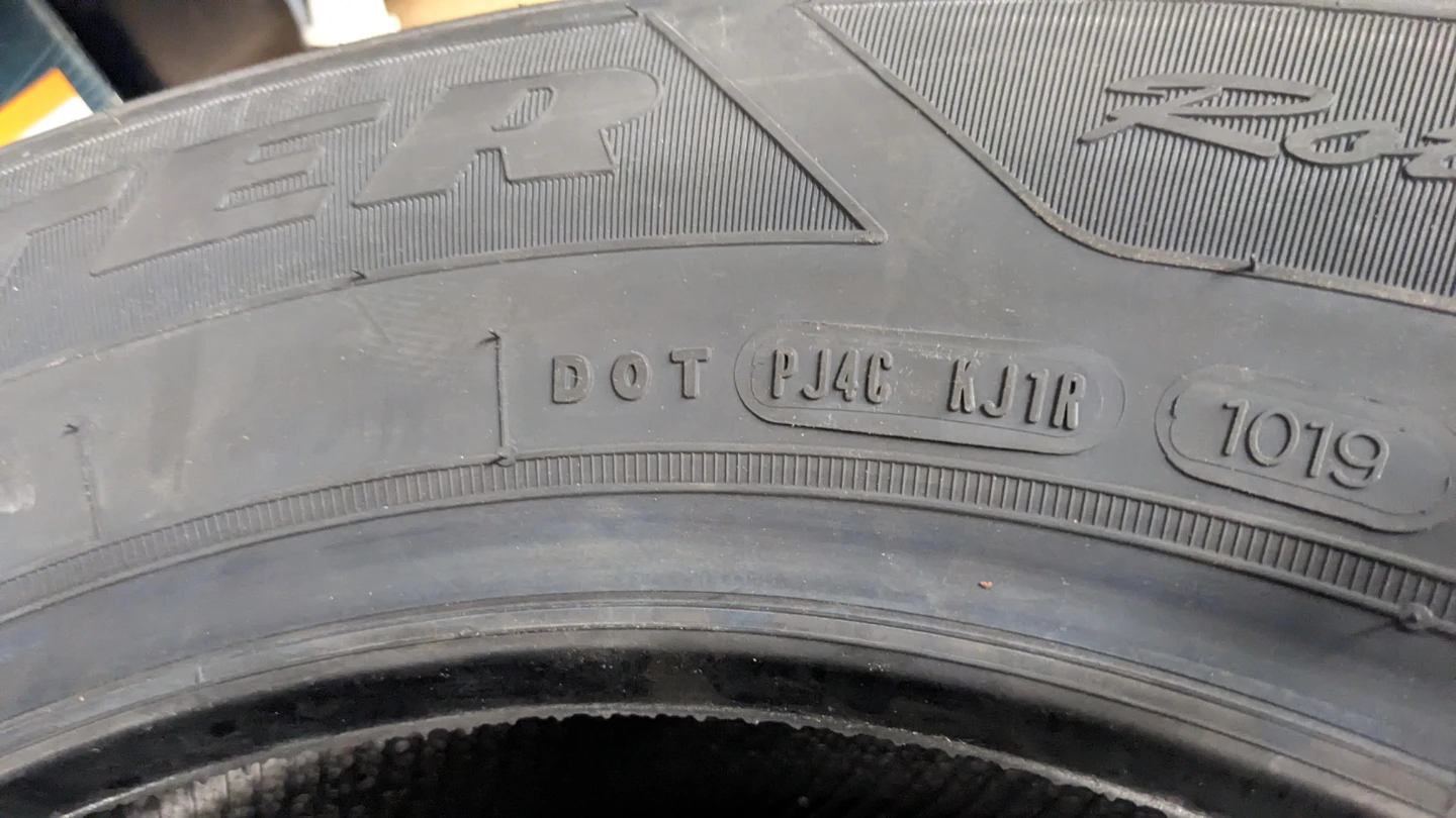 Set of 4 Goodyear Nordic Winter Tire 235/60R16 - photo 2
