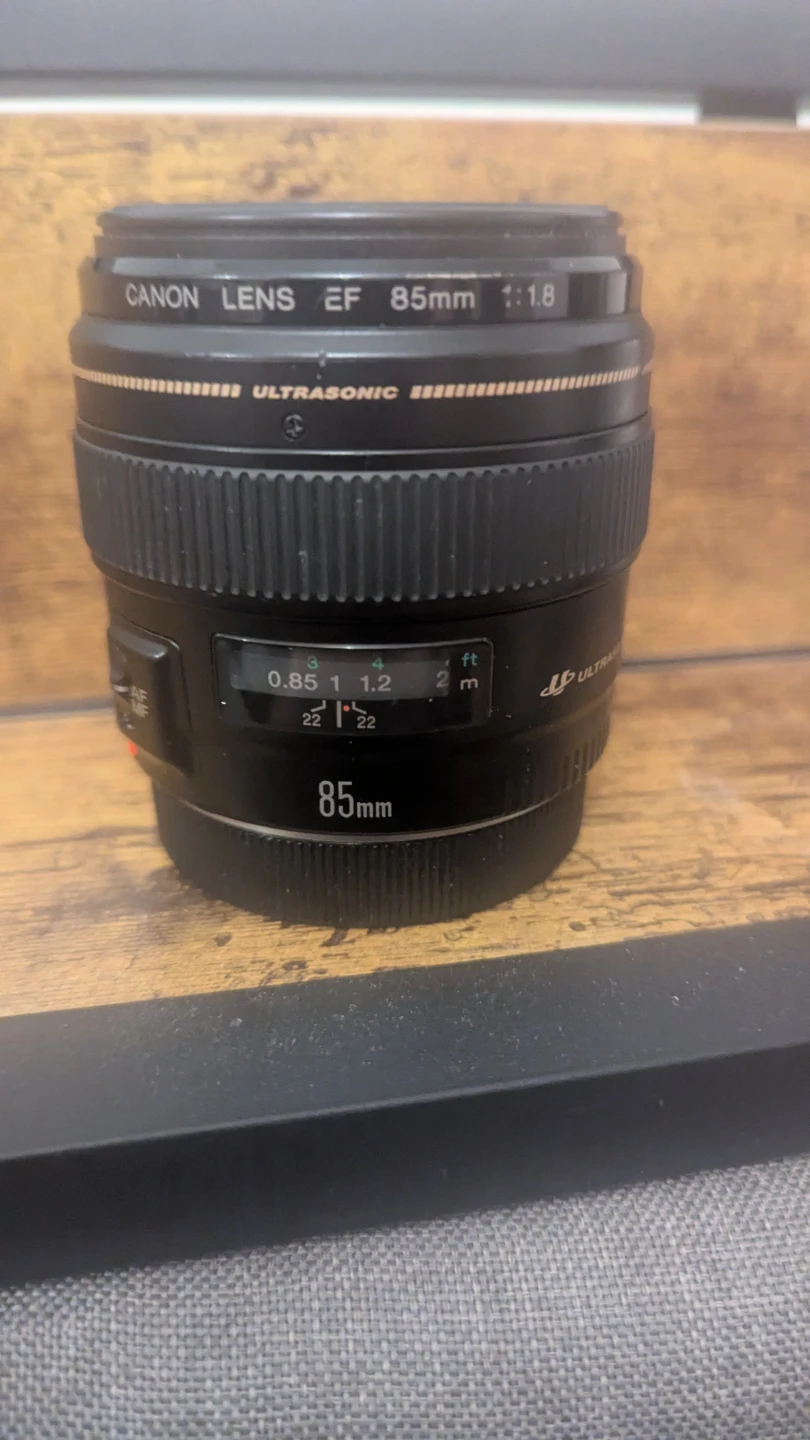 Canon EF 85mm f/1.8 USM Lens