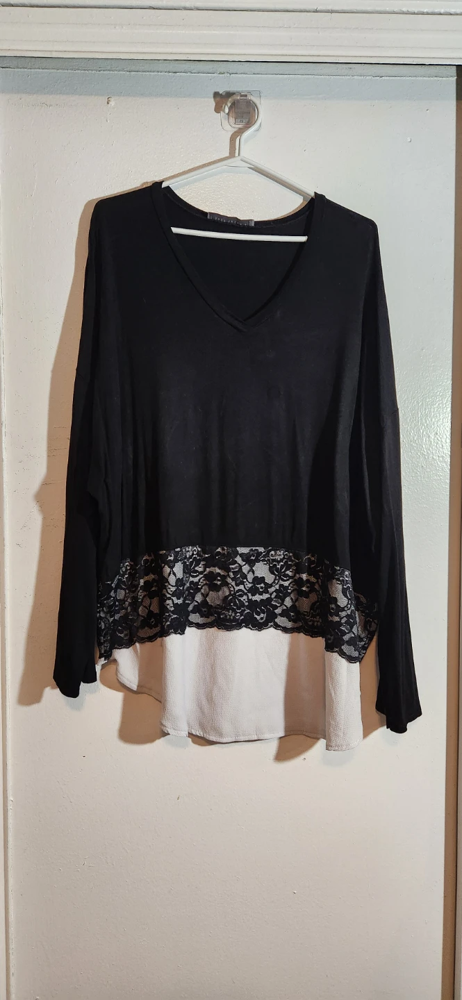 Black V-Neck Long Sleeve Top - photo 4