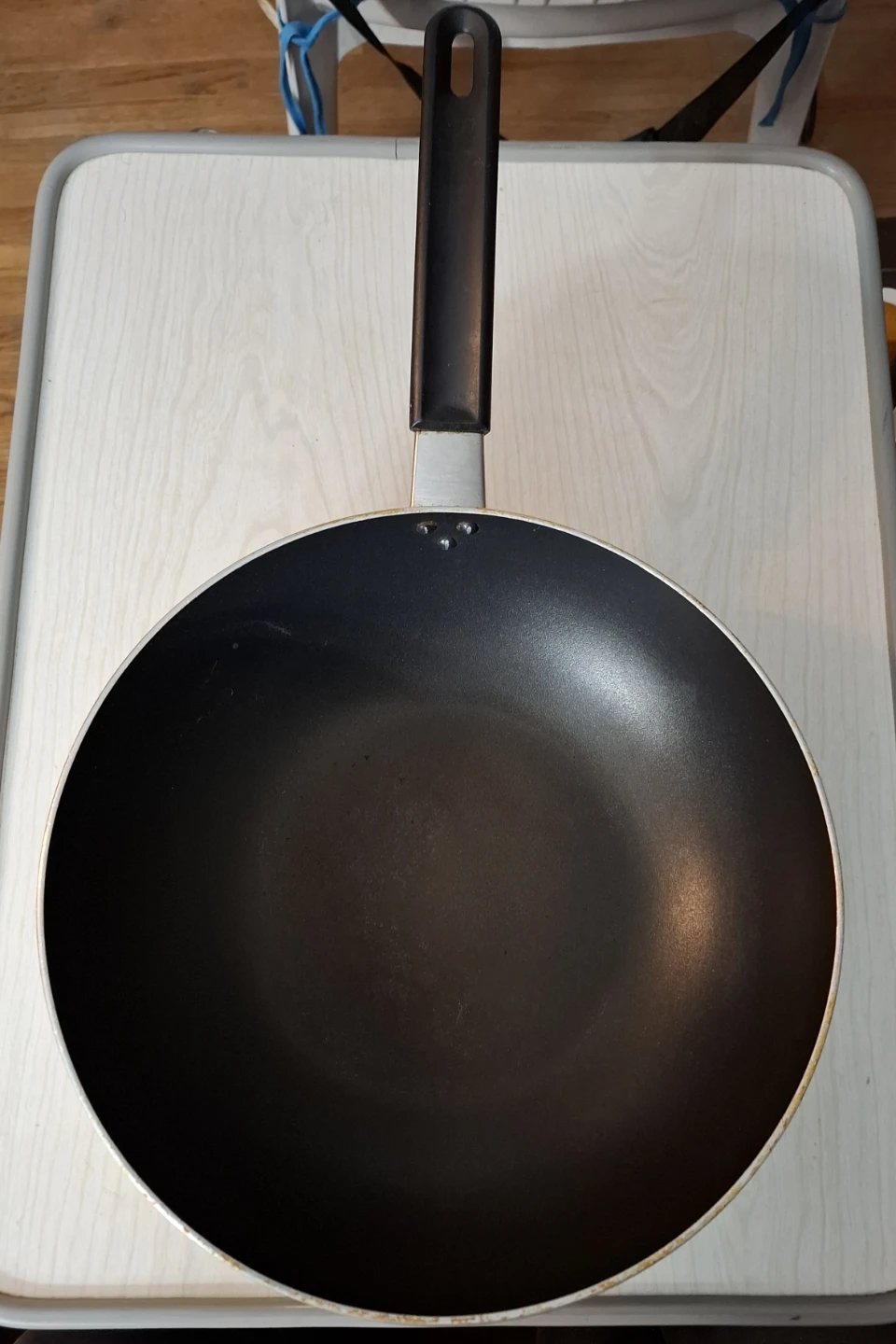 Cooker with Black Handle