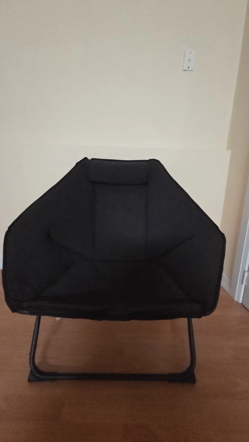 Black foldable chair