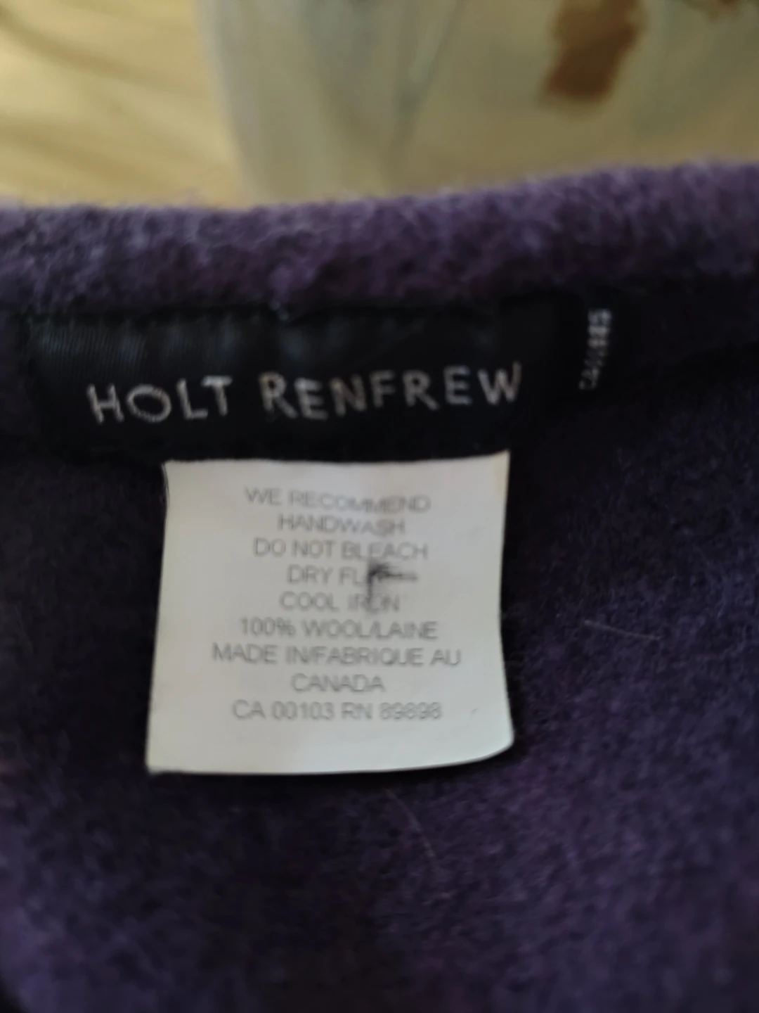 NICE Holt Renfrew Beret. 💯 Percent Wool and  Gorgeous Colour - photo 3