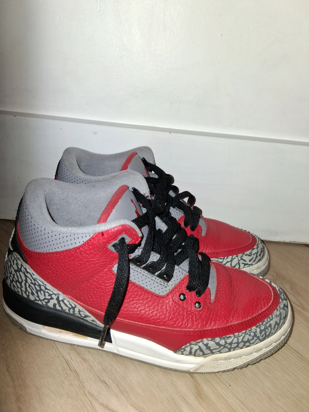Nike Air Jordan 3 Retro Fire Red Size 6.5Y - photo 2