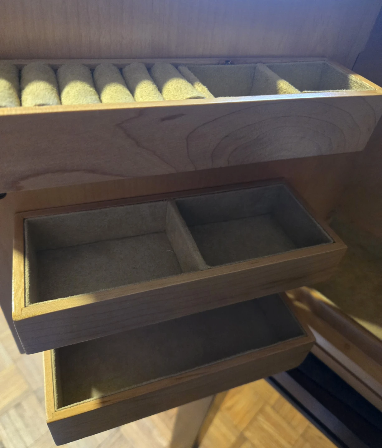 Wooden Jewellery Box with Mirror Door - photo 3