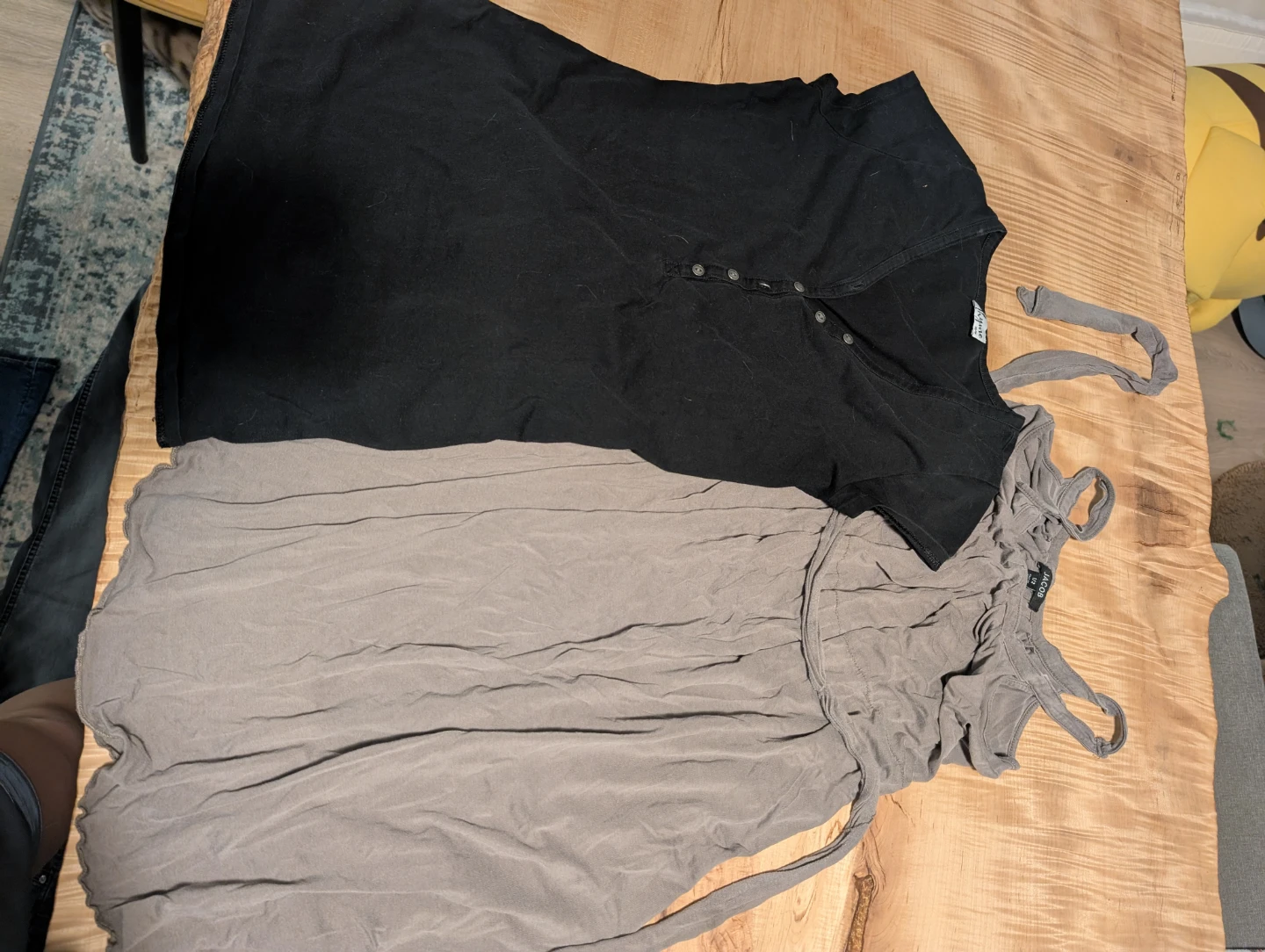 Maternity clothes lot! Mostly small, some medium - photo 3