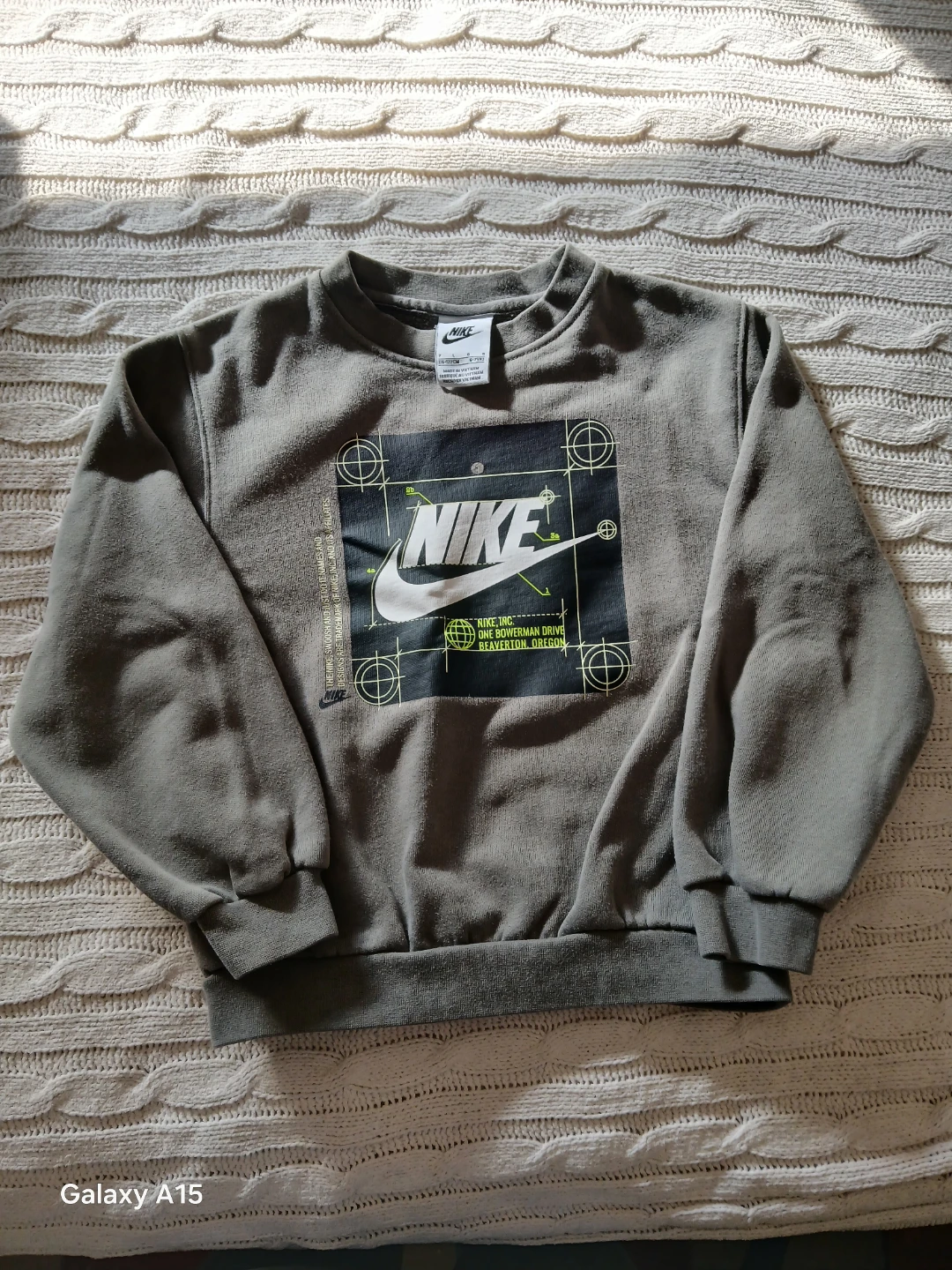Nike Boys Crewneck Sweatshirt Size L (6 to 7 YRS)