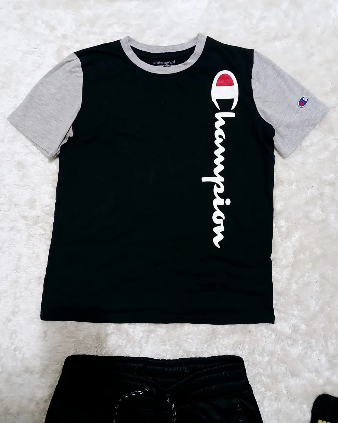 Champion T-shirt & Black Jogger - photo 3