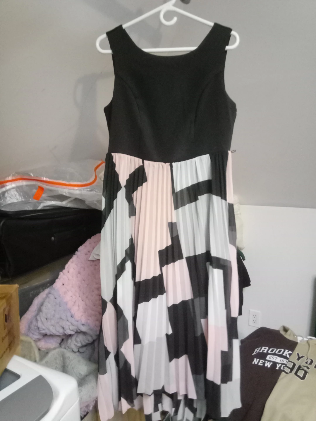 🥕 Never worn women's Event dress