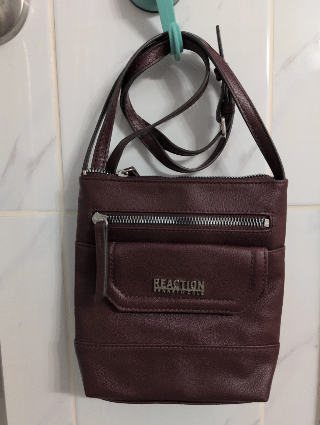 REACTION KENNETH COLE Crossbody Bag - Burgundy