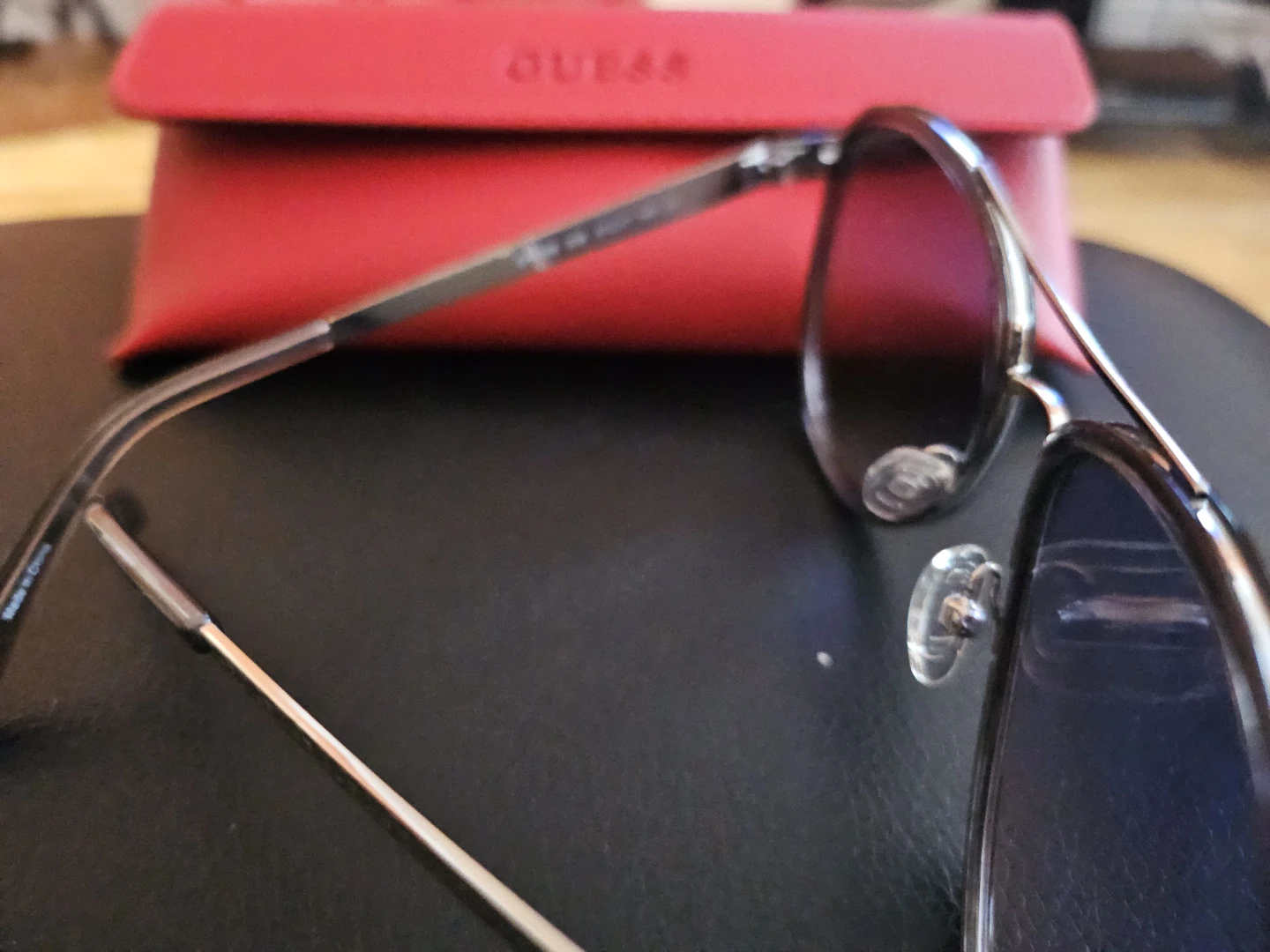 Guess Sunglasses with Red Case - photo 4