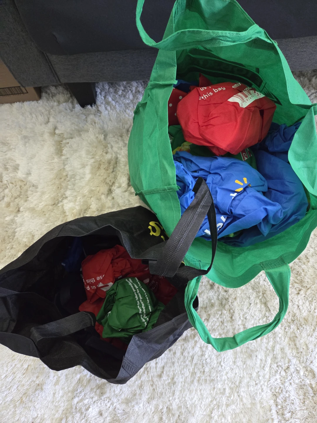 Assorted Reusable Shopping Bags for FREE - photo 2