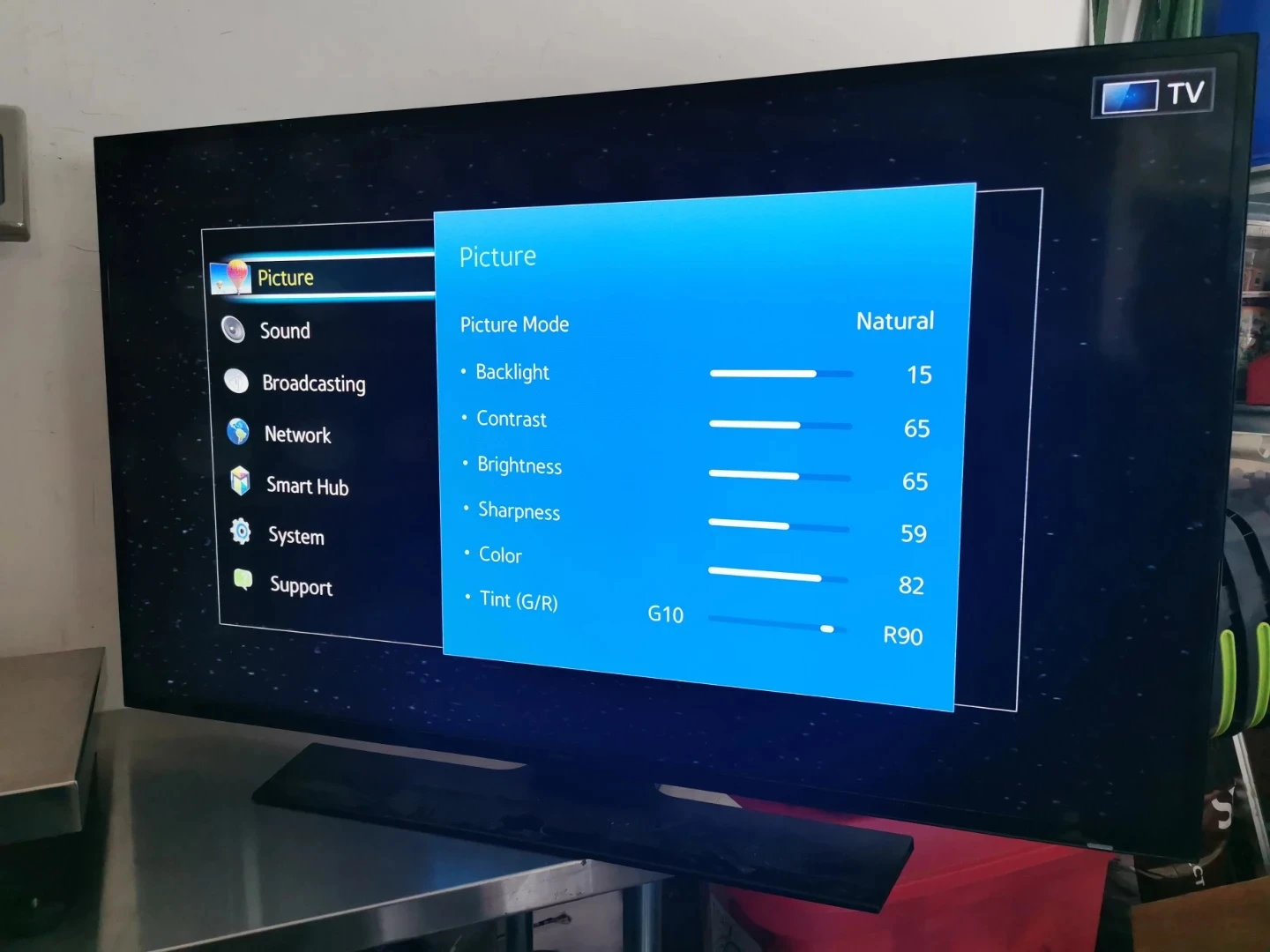 Samsung 50" 4K TV (UN50HU6830) - photo 2