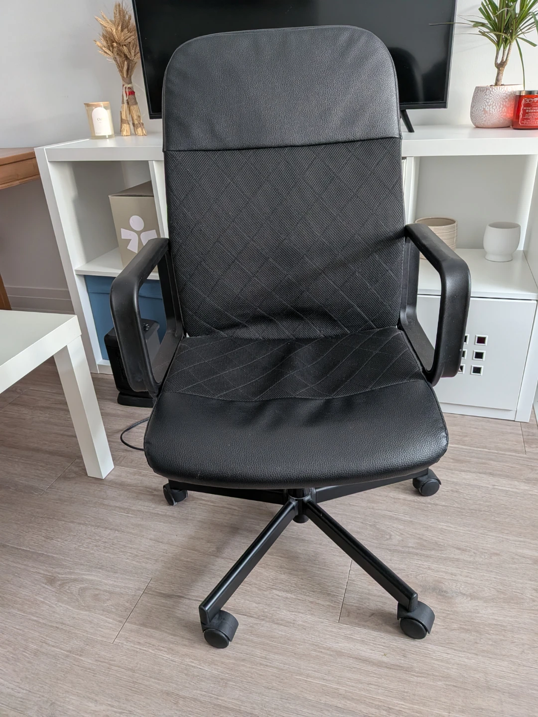 Black Office Chair - photo 2
