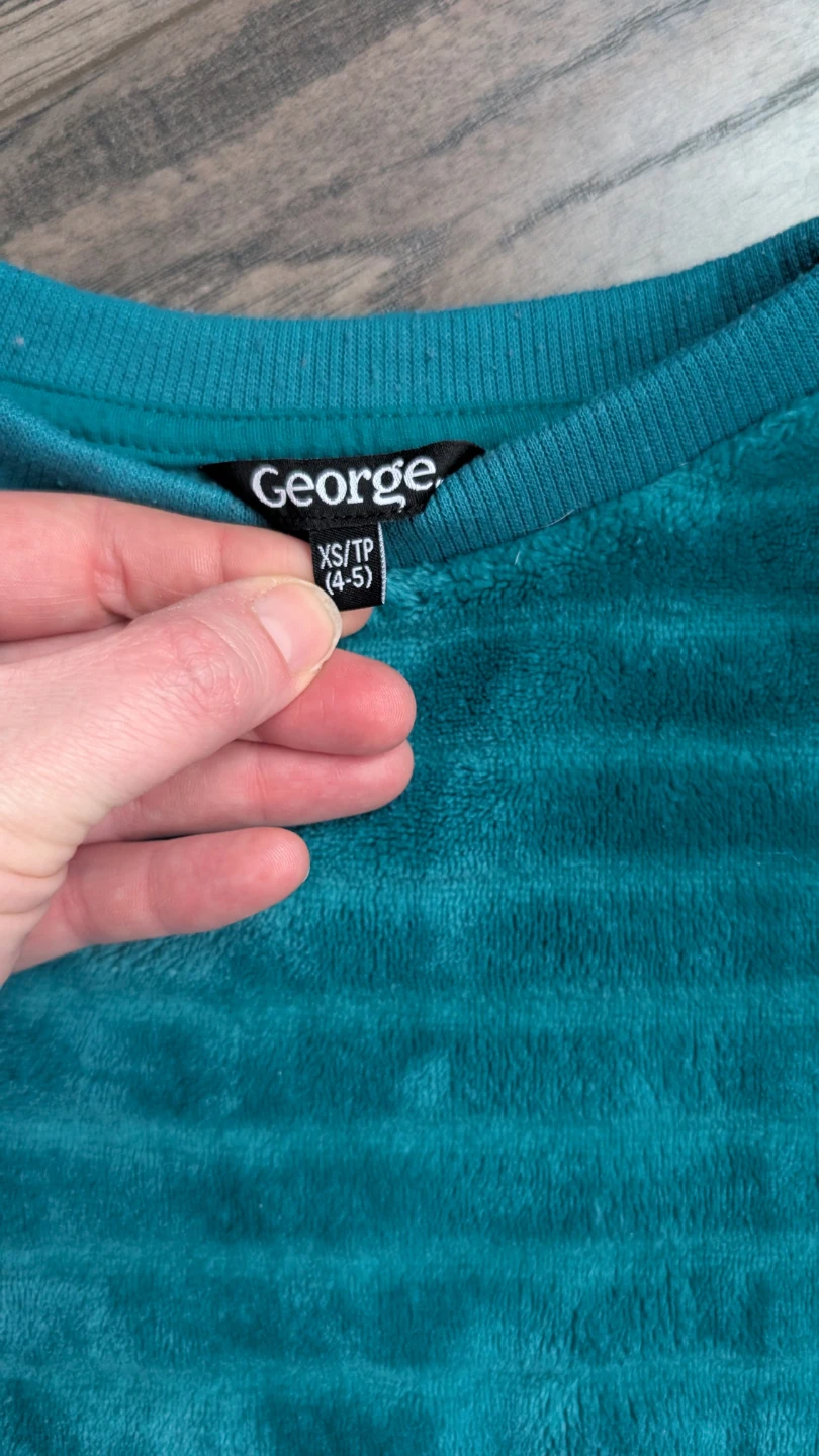George Girls' XS (4-5) Fuzzy Sweaters - photo 4