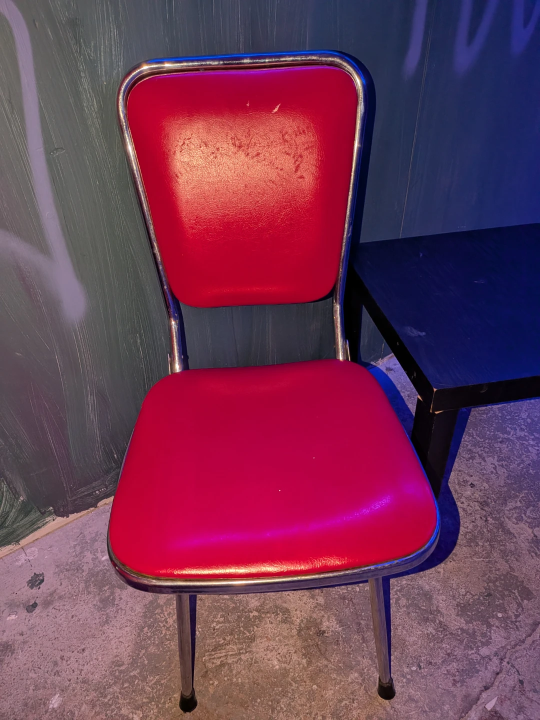 Vintage chai Seating Diner Chair - Cracked Ice Red
