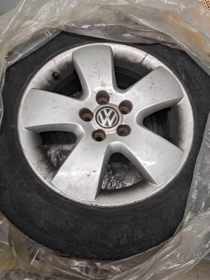 VW Alloy Rims with Cooper Snow Tires 195/60/R15