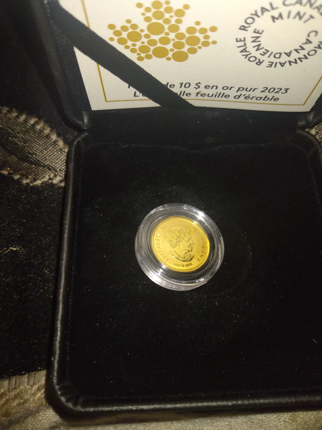 1/20  oz.  2023  Maple leaf Everlasting Gold coin 99.99% pure - photo 5