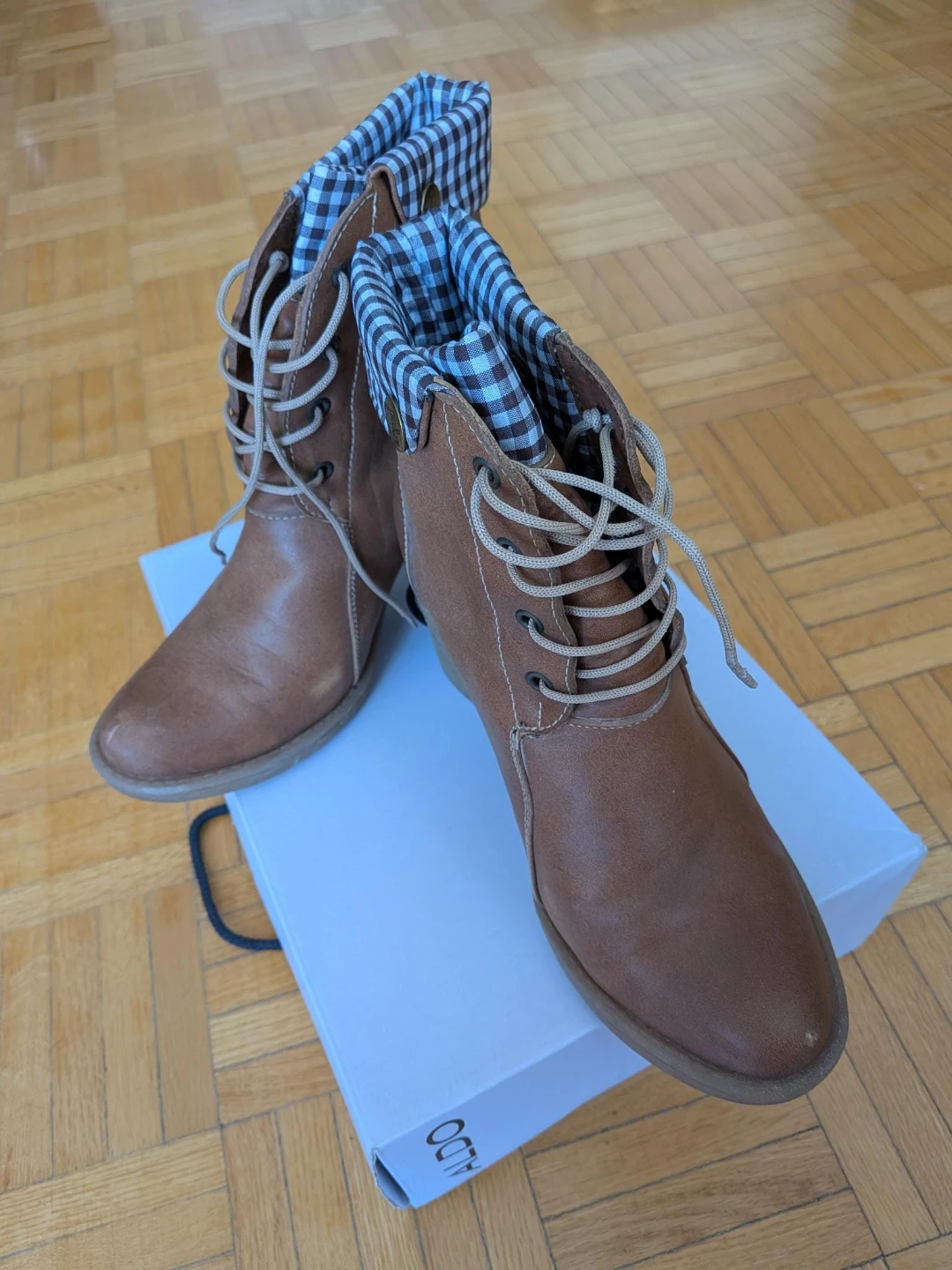 Light Brown Ankle Boots with Gingham Lining - photo 3