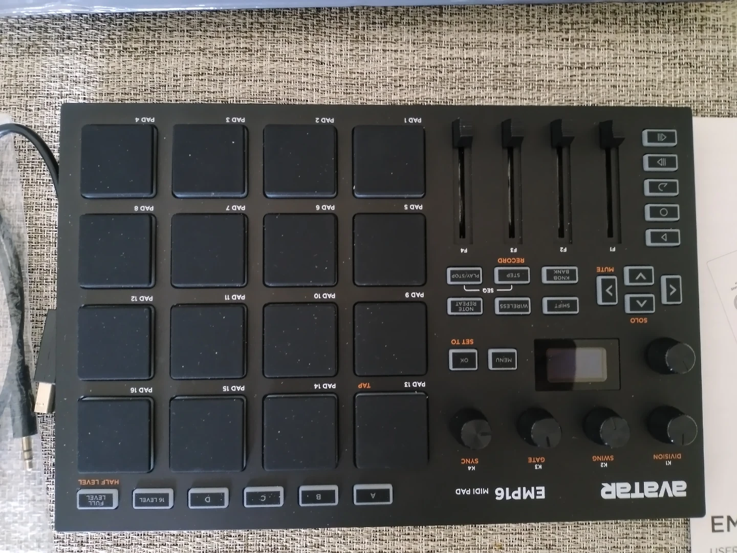 Avatar EMP16 Easy MIDI Pad Controller _Bluetooth