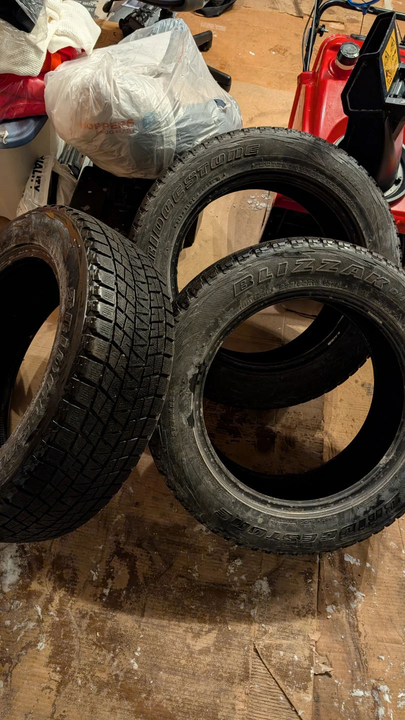 Bridgestone Blizzak 235/60R18 Tires (Set of 3)