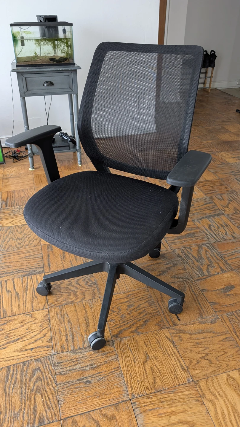 Black Mesh Office Chair - photo 2
