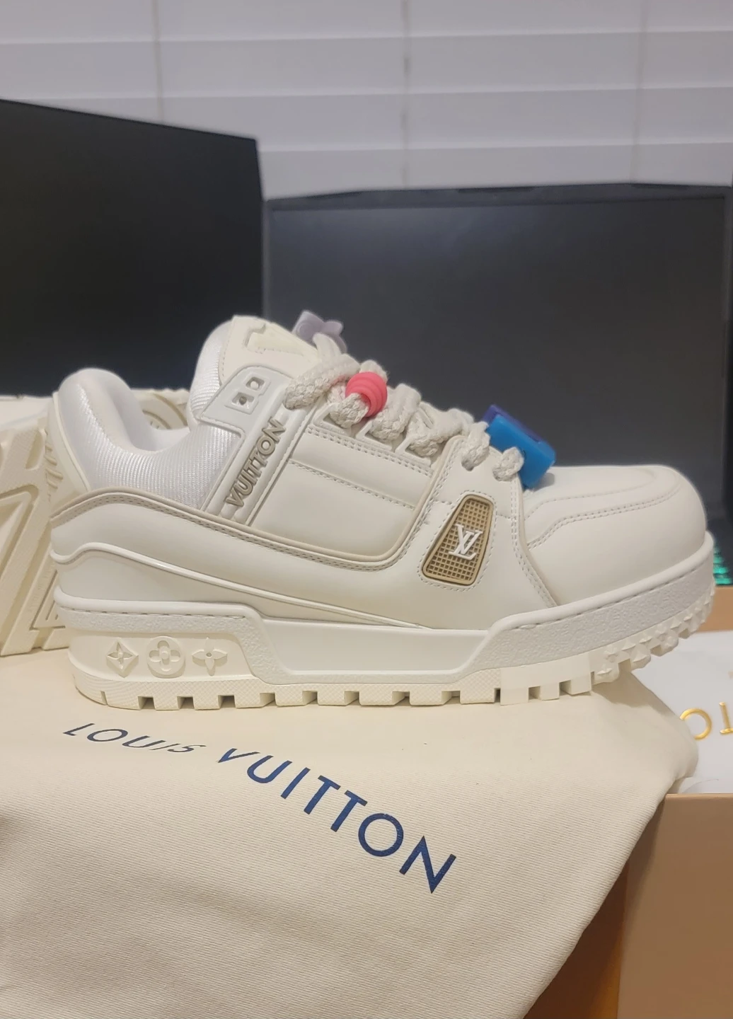 Louis Vuitton Maxi Trainer Sneaker White - photo 3