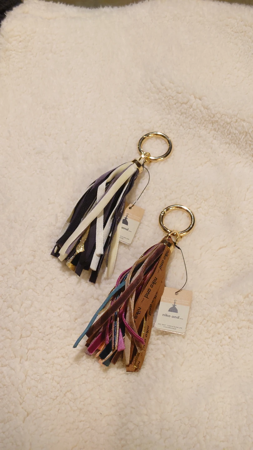 [Niko and...] Ribbon Logo Keychain With Tags Price for ONE