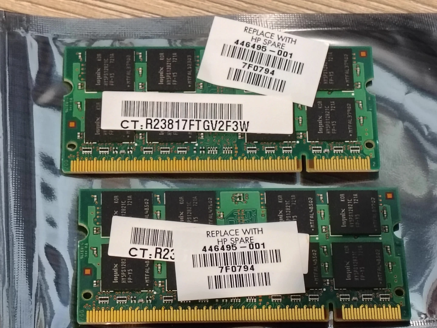 Hynix 2GB (2x1GB) DDR2 PC2-5300S-555-12 RAM Modules - photo 2
