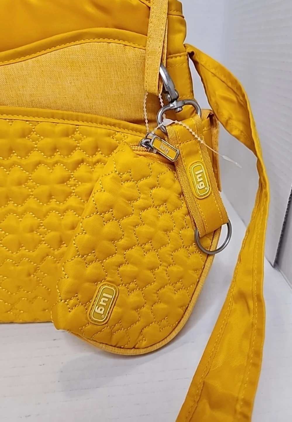 Lug Life  Cross  Body Bag  With  Purse  Excellent Condition - photo 2