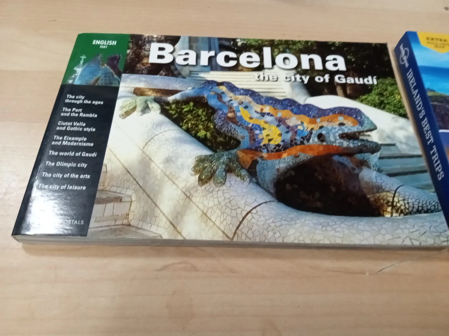 Travelling to Europe lot - Barcelona and Ireland travel books - photo 2