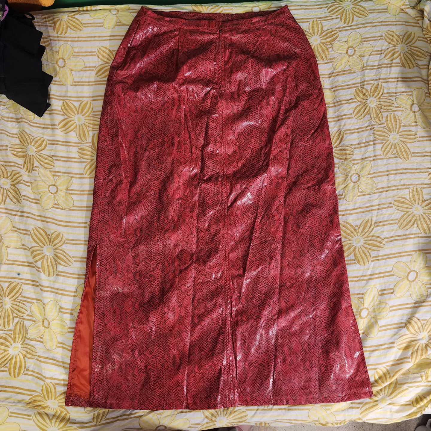 Vintage Red snakeskin pleather maxi skirt - photo 2