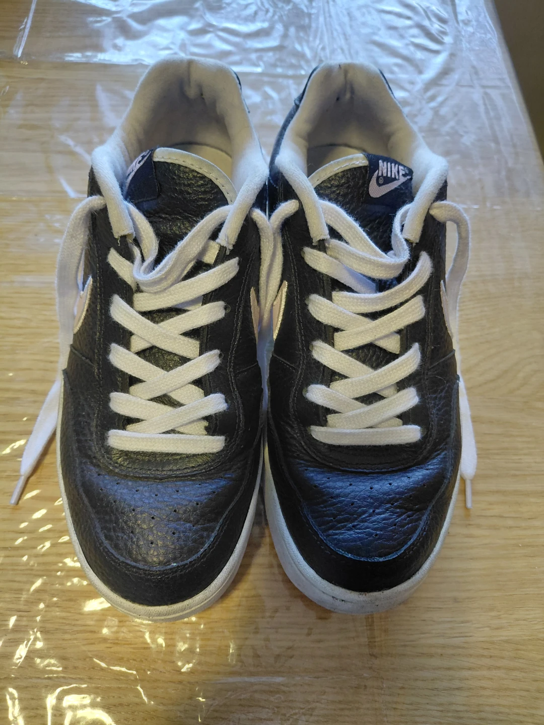 FREE! Nike woman's sneakers US8 - photo 3